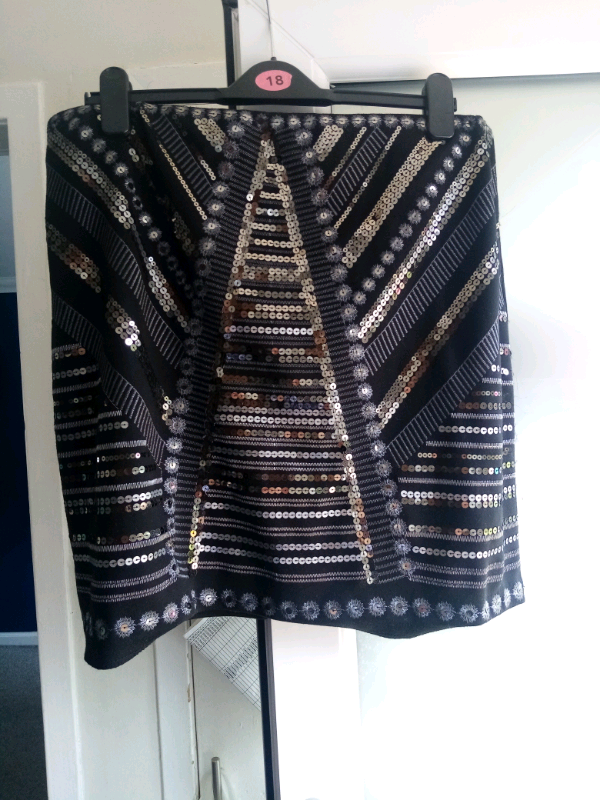 Black skirt size 18 | in Airdrie, North 
